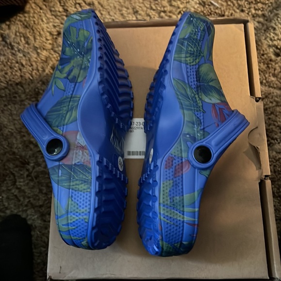 Blue tropical clogs - Picture 3 of 3